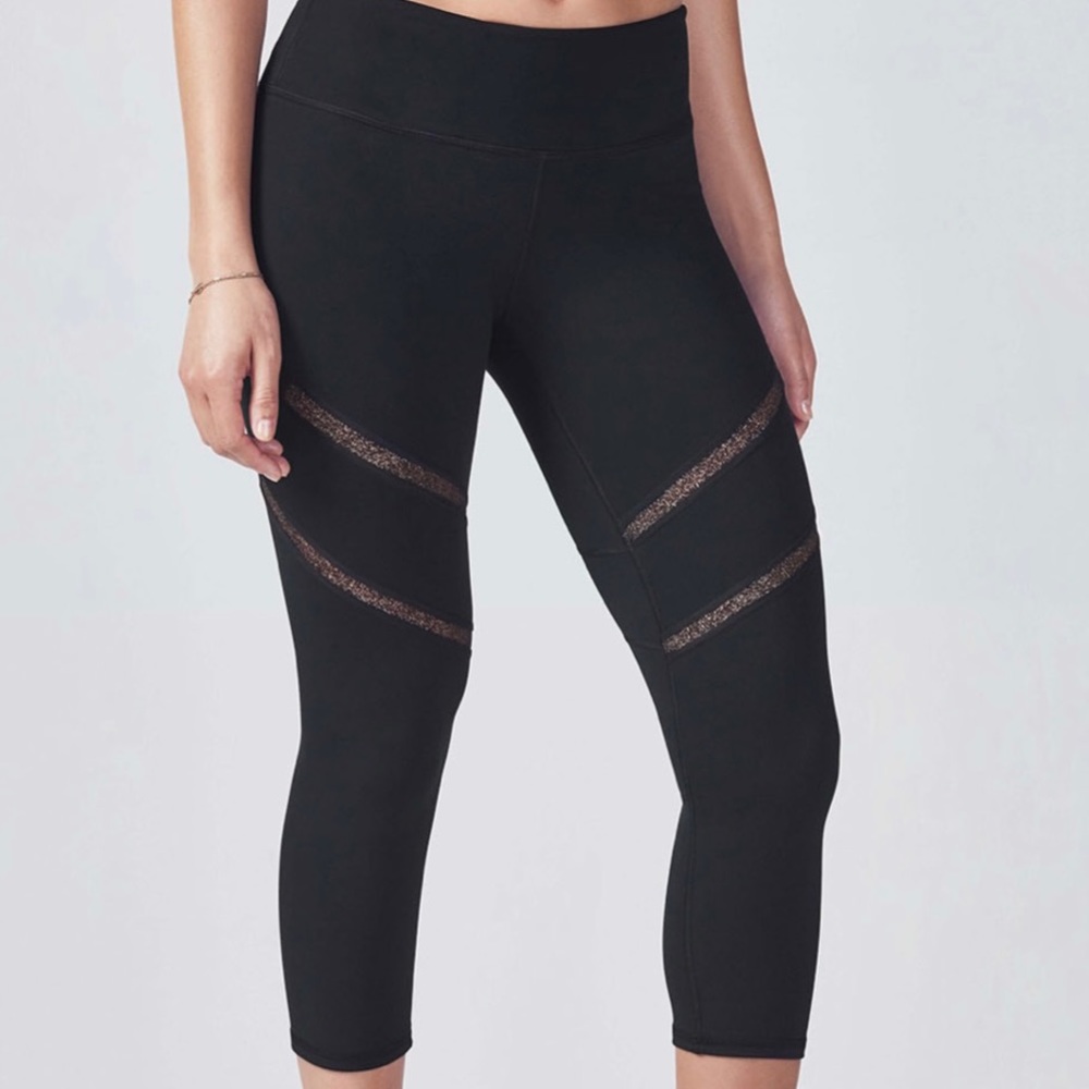 Fabletics- Alessia Capri XXS Black/Rose Gold